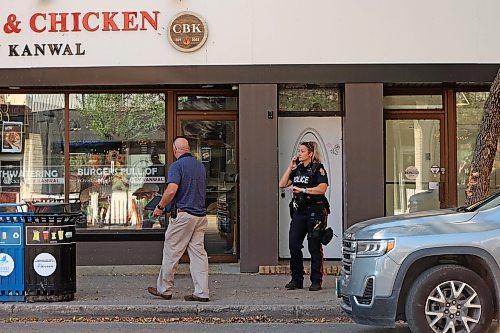 27082025
Brandon Police Service members responded to a gun allegedly being fired in an apartment building on Rosser Avenue between 9th Street and 10th Street in Brandon on Wednesday morning. As of current reporting, no one was injured. (Tim Smith/The Brandon Sun)