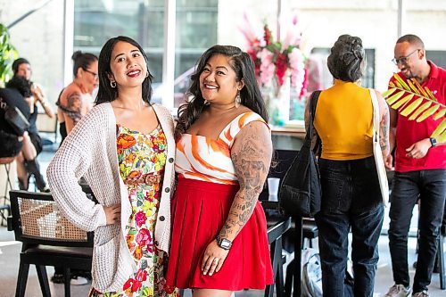 MIKAELA MACKENZIE / FREE PRESS
Value Able co-founders Star Tactay (left) and Daezerae Gil at a coworking coffee meetup at Saintuary caf on Thursday, Aug. 28, 2025. Value Able is a new local collective for BIPOC creatives to connect and collaborate
For Eva story.
Free Press 2025
