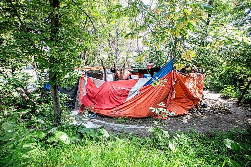 MIKAELA MACKENZIE / FREE PRESS
The area that police taped investigated on Thursday, Aug. 28, 2025.
For Malak story.
Free Press 2025