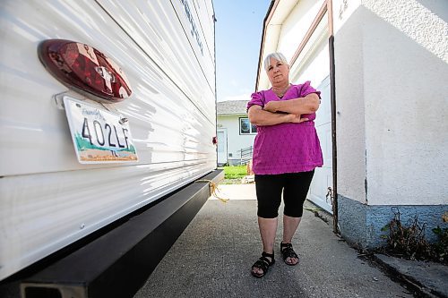 MIKAELA MACKENZIE / FREE PRESS

Sherryll Stenberg, whose camper licence plate was stolen in late June (and has since been reported and replaced), with the plate on Thursday, Aug. 28, 2025. 

For Chris story.
Free Press 2025