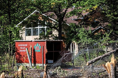 MIKAELA MACKENZIE / FREE PRESS
The Charleswood property, which has had chronic squatter and vandalism issues, on Friday, Aug. 29, 2025.
For Chris story.
Free Press 2025