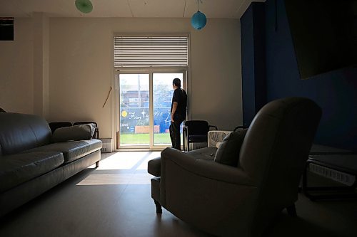 Ruth Bonneville / Free Press 

LOCAL - MSP housing

Photo of Ryan, one of the MSP housing clients interviewed by Scott for the story.   Note:  he is silhouetted as part of MSP’s privacy practices.

Feature on homeless and supportive housing at Main Street Project located on Sargent Avenue.

Scott Billeck feature on homeless and supportive housing.

Sept 2nd,  2025