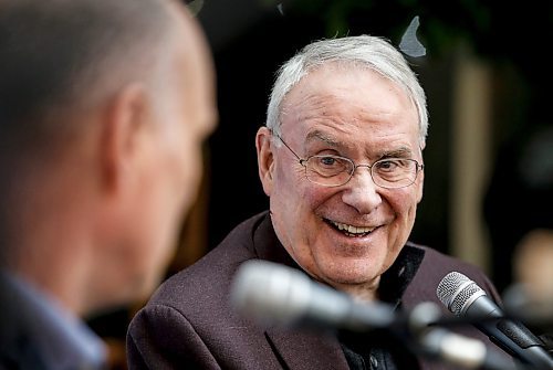 JOHN WOODS / WINNIPEG FREE PRESS
Former hockey player, MP and lawyer Ken Dryden talks to host Paul Samyn and fans at his latest book launch for his book The Class at McNally Robinson in Winnipeg Monday, October 23, 2023.
Reporter: Sawatzky