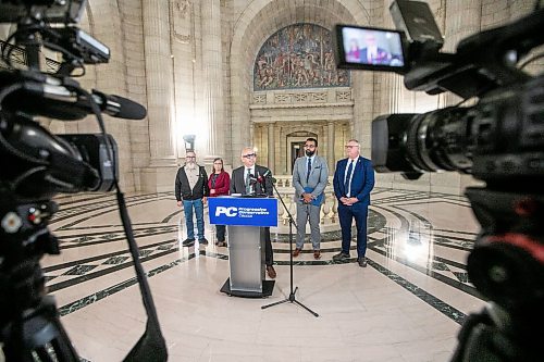MIKAELA MACKENZIE / FREE PRESS

PC MLA Jeff Bereza speaks at a press conference at the Manitoba Legislative Building in Winnipeg on Tuesday, Sept. 9, 2025. 

For Carol story.
Free Press 2025