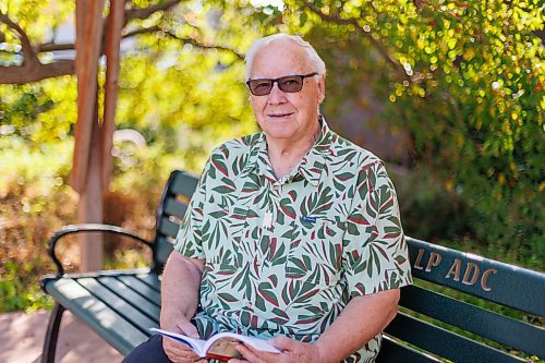 MIKE DEAL / FREE PRESS
Gerald Brown volunteers his time overseeing the library that's on the main floor in Portage Commons at 610 Portage Avenue.
Reporter: Aaron Epp 
250916 - Tuesday, September 16, 2025.