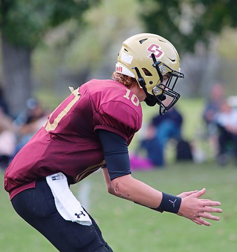 Crocus' freshman quarterback Jake Cory (#10) calls for a snap as the Plainsmen look to get into the end zone for its third touchdown of the game. (Massimo De Luca-Taronno/The Brandon Sun)