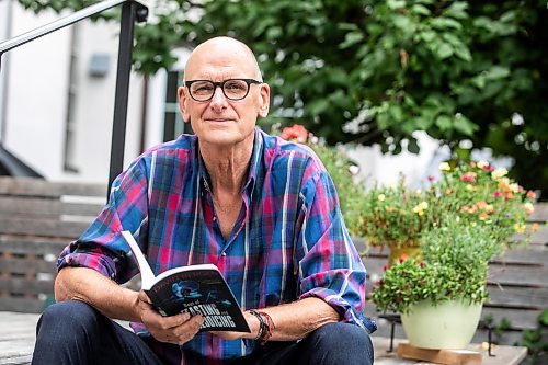 MIKAELA MACKENZIE / FREE PRESS

David Bergen and his new book, Days of Feasting and Rejoicing, on Wednesday, Sept. 17, 2025. 

For Ben Sigurdson story.
Free Press 2025
