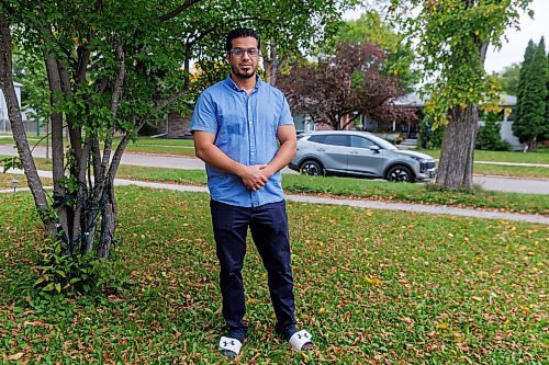 MIKE DEAL / FREE PRESS
Dr. Mohamed Elgadi practiced in Ukraine before coming to Winnipeg as a refugee in 2022. Now he struggles to keep his family out of debt while trying to pay for the medical exams he needs to practice in Canada.
He just recently got an extension on his workers permit and hopes to be able to do some delivery driving for for Uber and skipthedishes etc.
Reporter: Malak Abas
250917 - Wednesday, September 17, 2025.