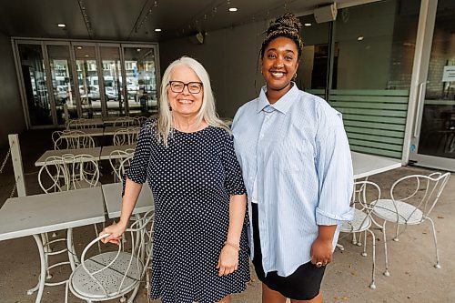 MIKE DEAL / FREE PRESS
Charlene Diehl (left), Executive Director, Plume Winnipeg, and Épiphanie Muyenzi (right), Administration Coordinator, Thin Air / Livres en fête.
THIN AIR/ Livres en fête 2025 will be running from September 20-28 kicking off with a “Made in Manitoba” Book Fair at the Carol Shields Auditorium in the Millennium Library on September 20th.
Reporter: Ben Sigurdson
250917 - Wednesday, September 17, 2025.