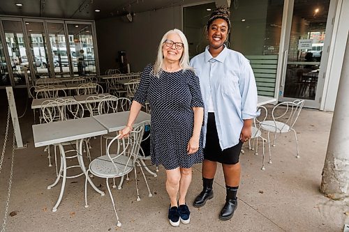 MIKE DEAL / FREE PRESS
Charlene Diehl (left), Executive Director, Plume Winnipeg, and Épiphanie Muyenzi (right), Administration Coordinator, Thin Air / Livres en fête.
THIN AIR/ Livres en fête 2025 will be running from September 20-28 kicking off with a “Made in Manitoba” Book Fair at the Carol Shields Auditorium in the Millennium Library on September 20th.
Reporter: Ben Sigurdson
250917 - Wednesday, September 17, 2025.
