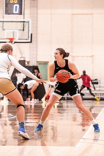 MIKAELA MACKENZIE / FREE PRESS

Kyu Fust, top-ranked recruit, at U of M Bisons practice on Thursday, Sept. 18, 2025.

For Josh story.
Free Press 2025