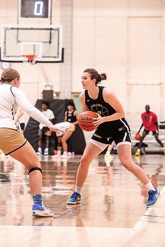 MIKAELA MACKENZIE / FREE PRESS
Kyu Fust, top-ranked recruit, at U of M Bisons practice on Thursday, Sept. 18, 2025.
For Josh story.
Free Press 2025