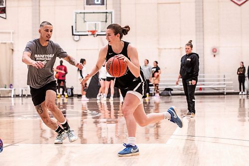 MIKAELA MACKENZIE / FREE PRESS

Kyu Fust, top-ranked recruit, at U of M Bisons practice on Thursday, Sept. 18, 2025.

For Josh story.
Free Press 2025