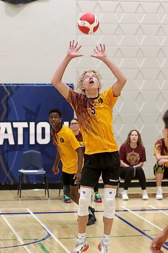 Crocus Plainsmen Connor Tannas sets during a Friday morning match. Crocus went 1-2, falling to the consolation side. (Thomas Friesen/The Brandon Sun)