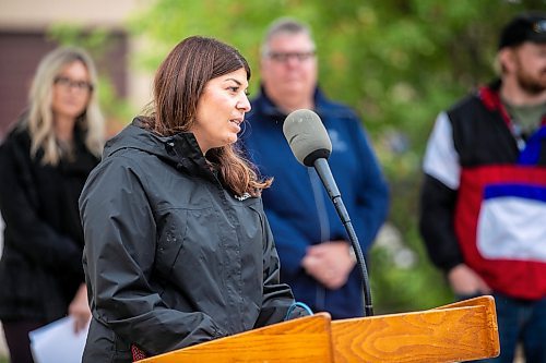 MIKAELA MACKENZIE / FREE PRESS
Principal Carly Friesen officially opens a new outdoor classroom in St. George Park (which will serve the students at neighbouring St. George School) on Friday, Sept. 19, 2025.
Free Press 2025
