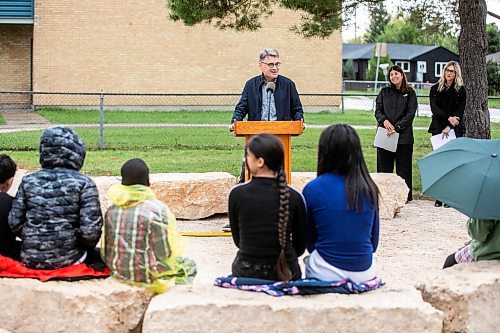 MIKAELA MACKENZIE / FREE PRESS
St. Vital city councillor Brian Mayes officially opens a new outdoor classroom in St. George Park (which will serve the students at neighbouring St. George School) on Friday, Sept. 19, 2025.
Free Press 2025