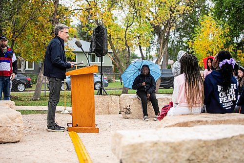 MIKAELA MACKENZIE / FREE PRESS
St. Vital city councillor Brian Mayes officially opens a new outdoor classroom in St. George Park (which will serve the students at neighbouring St. George School) on Friday, Sept. 19, 2025.
Free Press 2025
