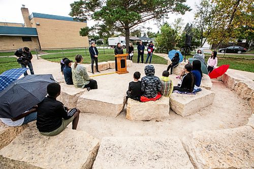 MIKAELA MACKENZIE / FREE PRESS
Principal Carly Friesen officially opens a new outdoor classroom in St. George Park (which will serve the students at neighbouring St. George School) on Friday, Sept. 19, 2025.
Free Press 2025