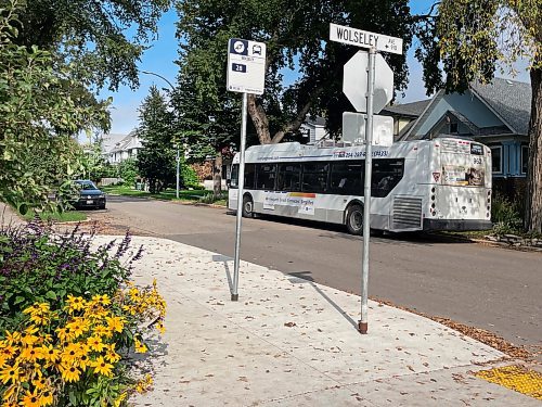 Ruth Bonneville / Free Press 

Local Arlington speed limit

Photo of city transit bus on Arlington Street just north of Wolseley Ave. 

Story about the high speed of buses going down Arlington Street in a residential area now with the new transit routes.  

See story by Joyanne 


Sept 23,  2025