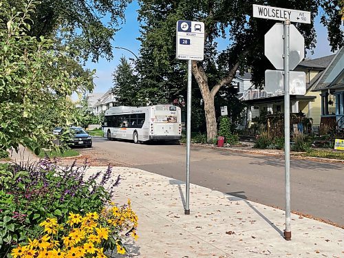 Ruth Bonneville / Free Press
Local Arlington speed limit
Photo of city transit bus on Arlington Street just north of Wolseley Ave.
Story about the high speed of buses going down Arlington Street in a residential area now with the new transit routes.
See story by Joyanne
Sept 23, 2025