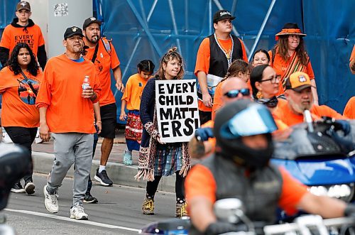 JOHN WOODS / FREE PRESS
People take part in the Orange Shirt Healing Walk and Powwow in Winnipeg Tuesday, September 30, 2025.
Reporter: malak