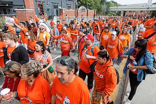 JOHN WOODS / FREE PRESS
People take part in the Orange Shirt Healing Walk and Powwow in Winnipeg Tuesday, September 30, 2025. 

Reporter: malak