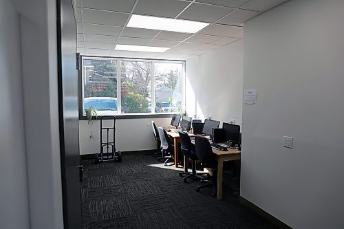 A new area for computers in the Border Regional Library in Virden. (Connor McDowell/The Brandon Sun)