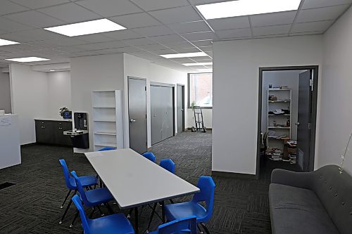 A new seating area in the Border Regional Library following renovations. A water fountain and a cabinet area has been added. (Connor McDowell/The Brandon Sun)