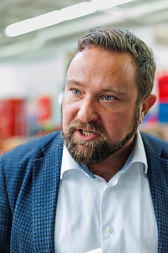 MIKE DEAL / FREE PRESS
Vince Barletta, President and CEO, Harvest Manitoba speaks with media after a press conference with Barry Watson, area Vice-President, Corporate Financing and Senior Accounts at Western Canada for Farm Credit Canada (FCC) where they announced at Harvest MB’s facilities (1085 Winnipeg Avenue) Wednesday morning, that FCC will be putting up $500,000 to help Harvest Manitoba expand.
Reporter: Tyler Searle
251001 - Wednesday, October 01, 2025.