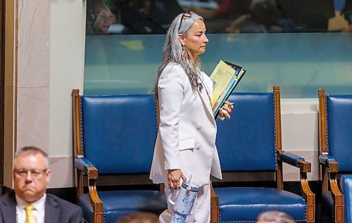 MIKE DEAL / FREE PRESS
Nahanni Fontaine, Minister of Families of Manitoba enters the assembly chamber on the first day of the second session of the 43rd legislature, Wednesday afternoon.
Reporter: Maggie Macintosh
251001 - Wednesday, October 01, 2025.