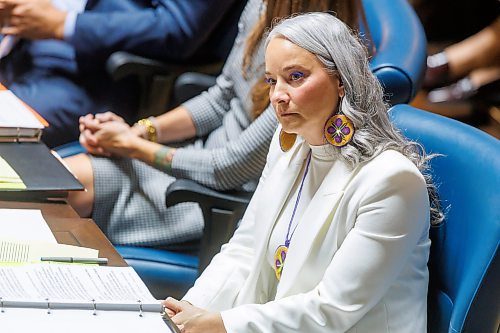 MIKE DEAL / FREE PRESS
Nahanni Fontaine, Minister of Families of Manitoba enters the assembly chamber on the first day of the second session of the 43rd legislature, Wednesday afternoon.
Reporter: Maggie Macintosh
251001 - Wednesday, October 01, 2025.