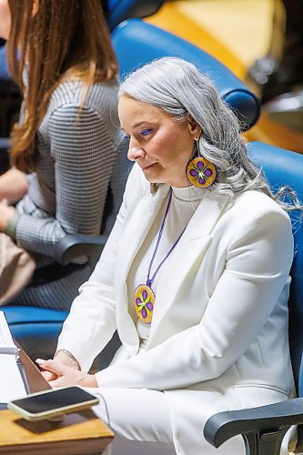 MIKE DEAL / FREE PRESS
Nahanni Fontaine, Minister of Families of Manitoba enters the assembly chamber on the first day of the second session of the 43rd legislature, Wednesday afternoon.
Reporter: Maggie Macintosh
251001 - Wednesday, October 01, 2025.