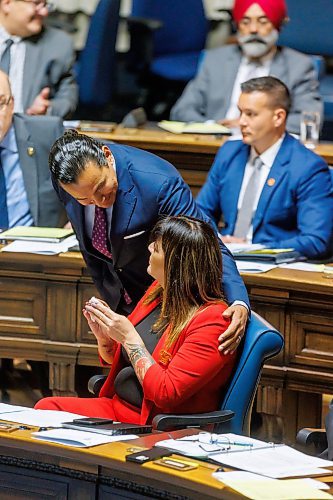 MIKE DEAL / FREE PRESS
Premier Wab Kinew checks in on how Minister Bernadette Smith (Point Douglas) is doing during the first day of the second session of the 43rd legislature, Wednesday afternoon.
Reporter: Maggie Macintosh
251001 - Wednesday, October 01, 2025.