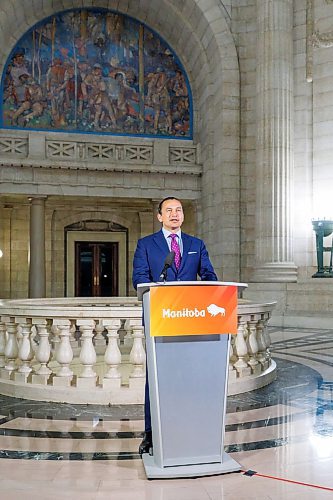 MIKE DEAL / FREE PRESS
Premier Wab Kinew speaks to the media after Question Period during the first day of the second session of the 43rd legislature, Wednesday afternoon.
Reporter: Maggie Macintosh
251001 - Wednesday, October 01, 2025.