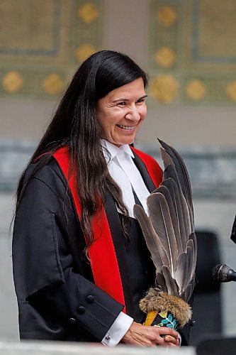 MIKE DEAL / FREE PRESS
Judge Jerilee Ryle is sworn in to the Provincial Court by Chief Judge Ryan Rolston, Friday afternoon at the Law Courts Complex, 408 York Ave.
Standup
251003 - Friday, October 03, 2025.