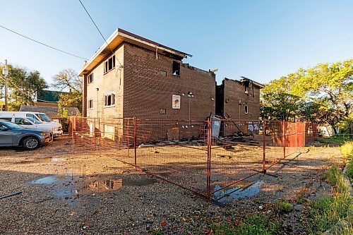 MIKE DEAL / FREE PRESS
A vacant apartment building at southeast corner of Enfield Crescent and Marion Street where a fire started around 2am Monday morning.
251006 - Monday, October 06, 2025.