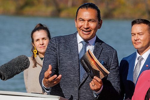 MIKE DEAL / FREE PRESS
Premier Wab Kinew along with Environment and Climate Change Minister Mike Moyes unveil Manitoba&#x2019;s Path to Net Zero during an event at Fort Whyte Alive, 2505 McGillivray Blvd. Monday morning.
Reporter: JS Rutgers
251006 - Monday, October 06, 2025.