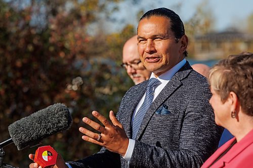 MIKE DEAL / FREE PRESS
Premier Wab Kinew along with Environment and Climate Change Minister Mike Moyes unveil Manitoba&#x2019;s Path to Net Zero during an event at Fort Whyte Alive, 2505 McGillivray Blvd. Monday morning.
Reporter: JS Rutgers
251006 - Monday, October 06, 2025.