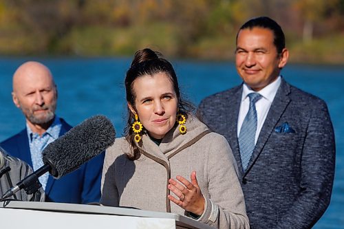 MIKE DEAL / FREE PRESS
Brigette DePape, a writer and climate activist, hosts the Path to Net Zero announcement. 
Premier Wab Kinew along with Environment and Climate Change Minister Mike Moyes unveil Manitoba&#x2019;s Path to Net Zero during an event at Fort Whyte Alive, 2505 McGillivray Blvd. Monday morning.
Reporter: JS Rutgers
251006 - Monday, October 06, 2025.