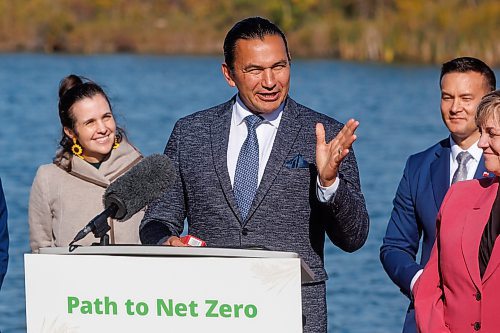 MIKE DEAL / FREE PRESS
Premier Wab Kinew along with Environment and Climate Change Minister Mike Moyes unveil Manitoba&#x2019;s Path to Net Zero during an event at Fort Whyte Alive, 2505 McGillivray Blvd. Monday morning.
Reporter: JS Rutgers
251006 - Monday, October 06, 2025.