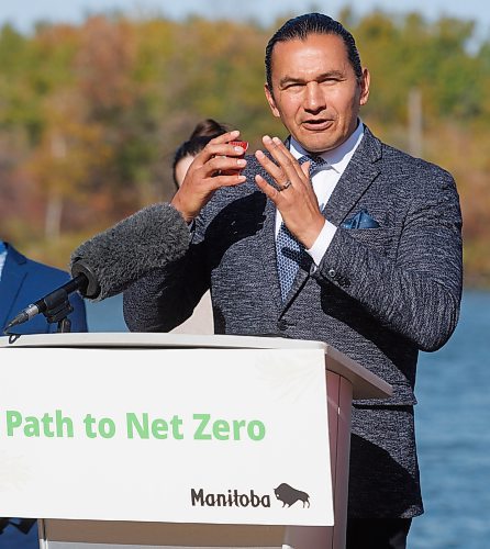 MIKE DEAL / FREE PRESS
Premier Wab Kinew along with Environment and Climate Change Minister Mike Moyes unveil Manitoba&#x2019;s Path to Net Zero during an event at Fort Whyte Alive, 2505 McGillivray Blvd. Monday morning.
Reporter: JS Rutgers
251006 - Monday, October 06, 2025.