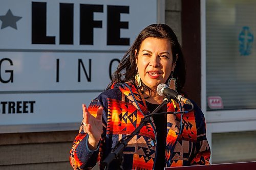 MIKE DEAL / FREE PRESS
Federal Minister Rebecca Chartrand (pictured), MP Kevin Lamoureux, along with Provincial Housing Minister Bernadette Smith, made a housing announcement Tuesday morning at Dial-A-Life Housing, 140 Watson Street. A total of $9 million in combined funding to help repair 738 secure, affordable rental homes across Manitoba. The repairs will extend the life of existing affordable housing units located across the province.
Dial-A-Life provides affordable housing for First Nations patients needing ongoing medical treatment.
Reporter: Nicole Buffie
251014 - Tuesday, October 14, 2025.