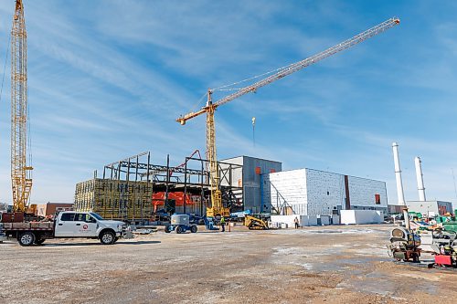 MIKE DEAL / FREE PRESS
With construction workers going about their business, Federal Minister Terry Duguid, Minister of Sport and Minister responsible for Prairies Economic Development Canada and Mayor Scott Gillingham gathered to at the Winnipeg North End Sewage Treatment Plant for an infrastructure announcement Monday morning.
Reporter: Joyanne Pursaga
250303 - Monday, March 03, 2025.