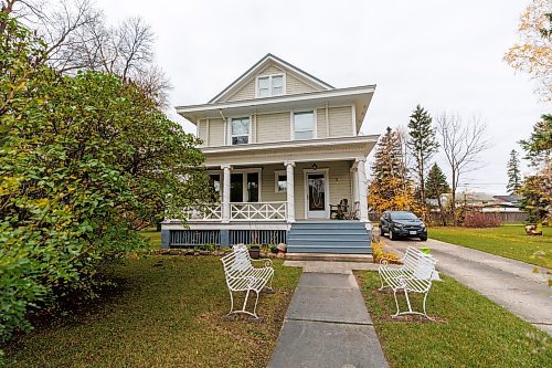 MIKE DEAL / FREE PRESS
The Tergesen House at 38 Fourth Avenue is one of several heritage homes in Gimli.
October 2025 marks the 150th anniversary of Icelandic immigration to Gimli, MB.
Reporter: Conrad Sweatman
251015 - Wednesday, October 15, 2025.