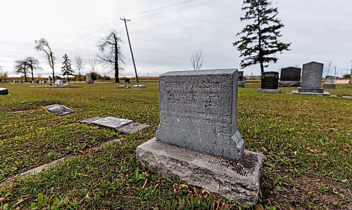 MIKE DEAL / FREE PRESS
Gimli Cemetery
111135 Provincial Road 222. Gimli, RM of Gimli, Manitoba
Reporter: Conrad Sweatman
251015 - Wednesday, October 15, 2025.