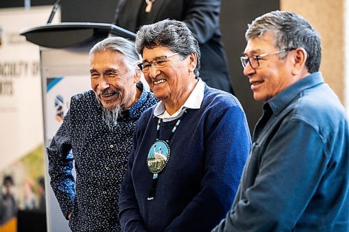 MIKAELA MACKENZIE / FREE PRESS
Edwin Jebb (left), Ovide Mercredi, and Moses Okimaw at an event celebrating 50 years of Indigenous Studies at the University of Winnipeg on Wednesday, Oct. 15, 2025.
For Marsha story.
Free Press 2025