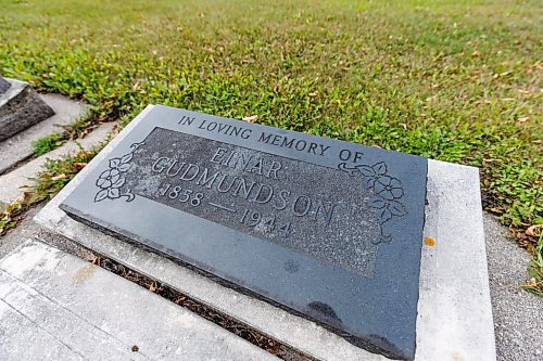 MIKE DEAL / FREE PRESS
Gimli Cemetery
111135 Provincial Road 222. Gimli, RM of Gimli, Manitoba
Reporter: Conrad Sweatman
251015 - Wednesday, October 15, 2025.