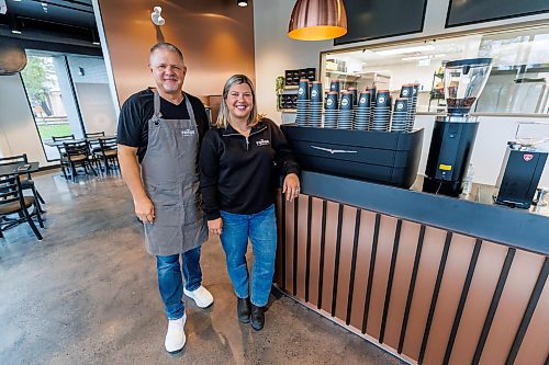 MIKE DEAL / FREE PRESS
Glen and his daughter Rachelle Demetrioff, co-founders of The Forge Bagel Co. which will be opening November 15th at 692 St. Anne’s Road.
Reporter: Gabrielle Piche
251017 - Friday, October 17, 2025.