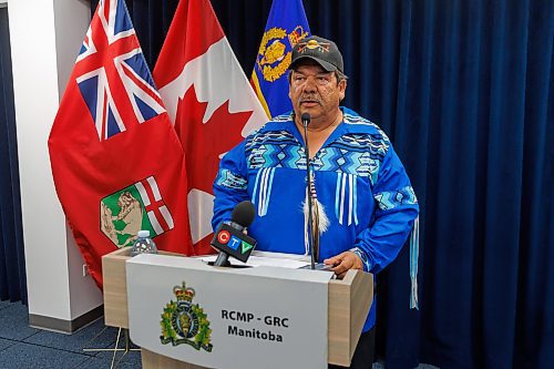MIKE DEAL / FREE PRESS
Barry McKay, Chief, Tootinaowaziibeeng Treaty Reserve speaks to the media before the start of the press conference.
Manitoba RCMP Major Crime Services announce charges laid in relation to the disappearance and murder of Melinda Lynxleg from Tootinaowaziibeeng Treaty Reserve during a press conference at RCMP “D” Division HQ on Monday.
Reporter: Tyler Searle
251020 - Monday, October 20, 2025.