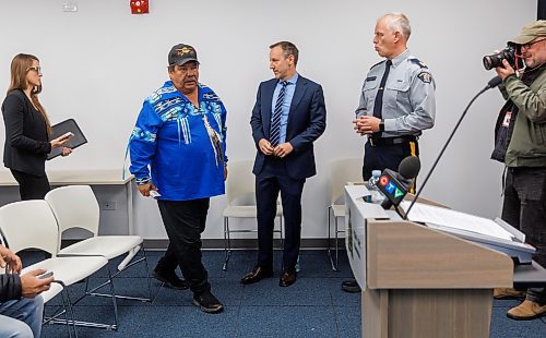 MIKE DEAL / FREE PRESS
Barry McKay, Chief, Tootinaowaziibeeng Treaty Reserve speaks to the media before the start of the press conference.
Manitoba RCMP Major Crime Services announce charges laid in relation to the disappearance and murder of Melinda Lynxleg from Tootinaowaziibeeng Treaty Reserve during a press conference at RCMP “D” Division HQ on Monday.
Reporter: Tyler Searle
251020 - Monday, October 20, 2025.